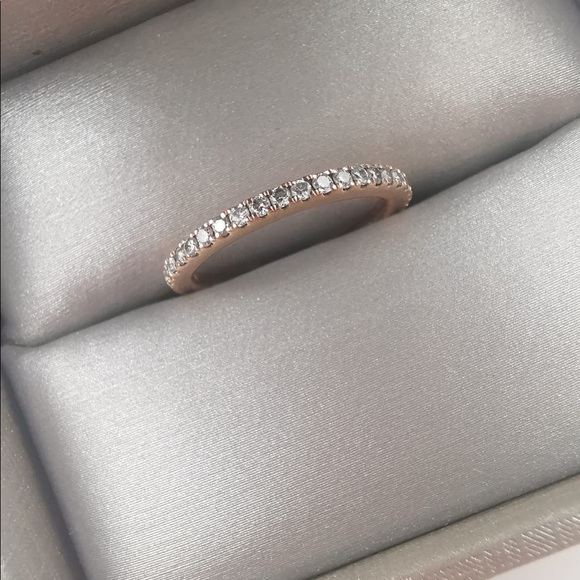 Vera Wang wedding set. - Picture 5 of 11